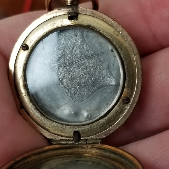 Relisted -Antique Victorian Locket gold tone lake house scene 1800s vintage - Picture 6 of 13